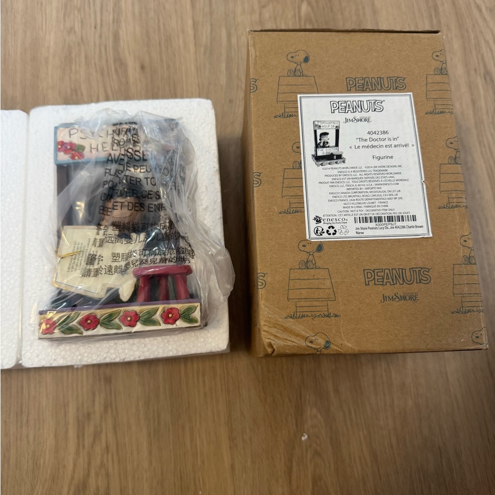 “Psychiatric Help” peanuts statue